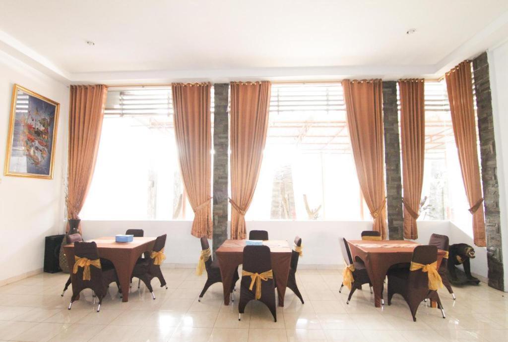 Hotel Grand Ciwareng And *
