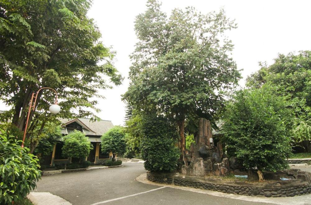 Hotel Grand Ciwareng And *